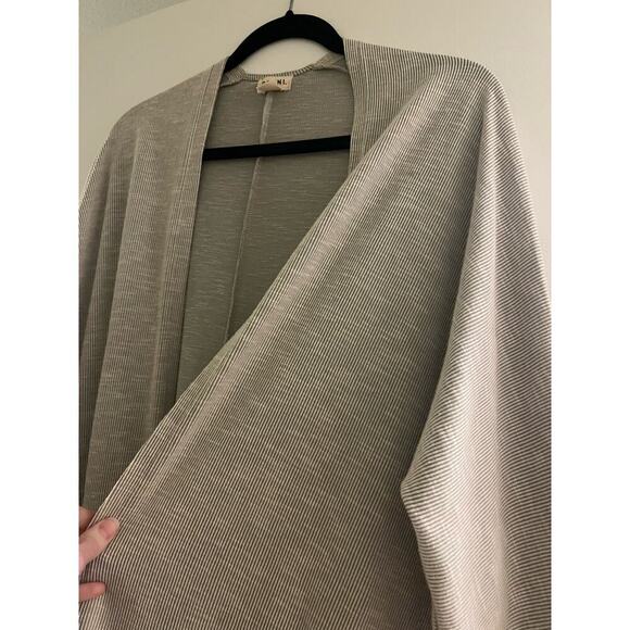 Anthropologie Donni Grey White Long Sleeve Kimono Sz OSFM - Picture 4 of 6